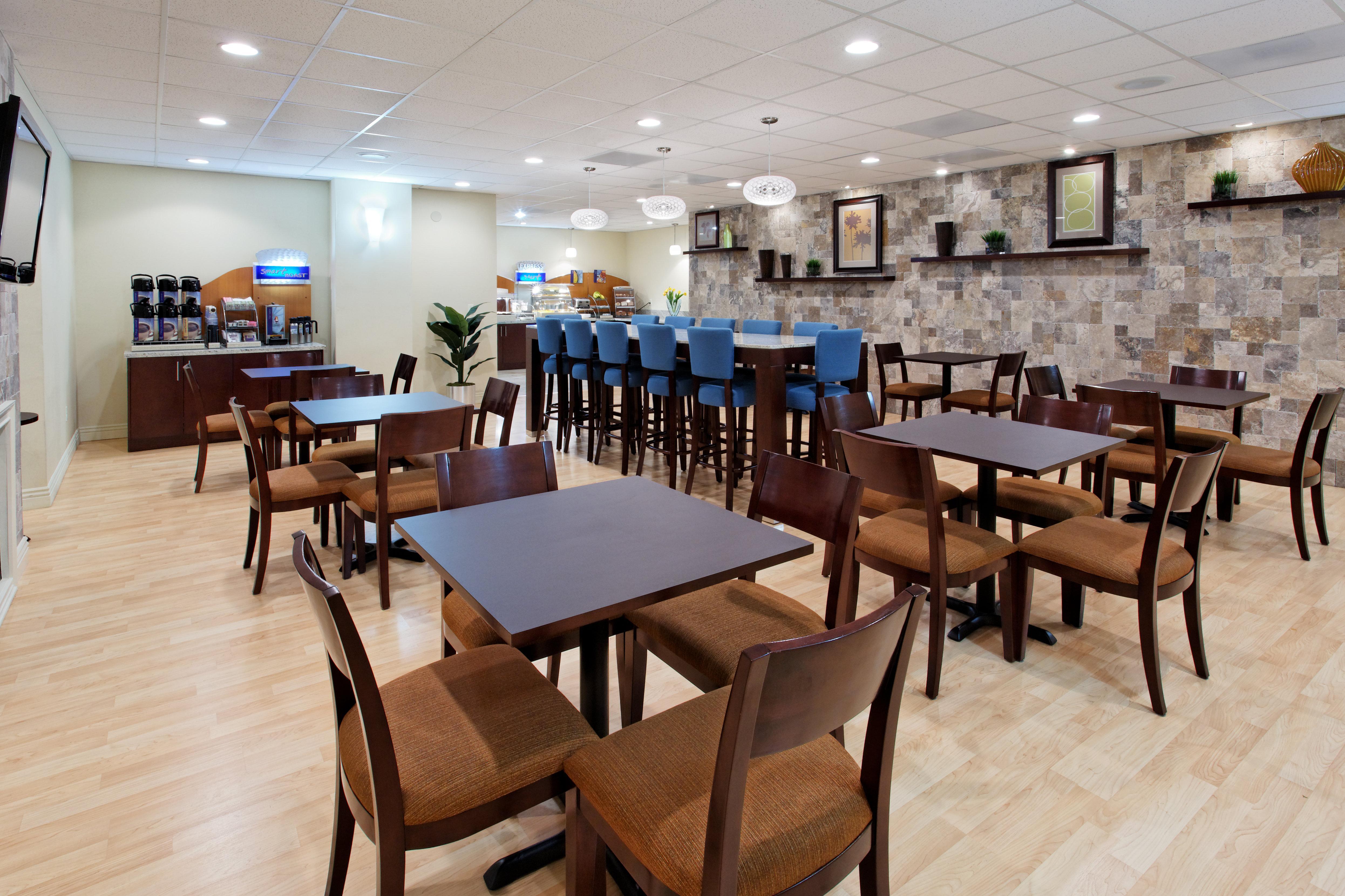 Holiday Inn Express Benicia By Ihg Exterior photo